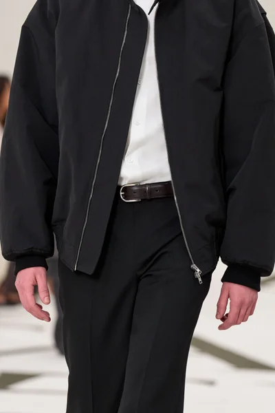 Look 30